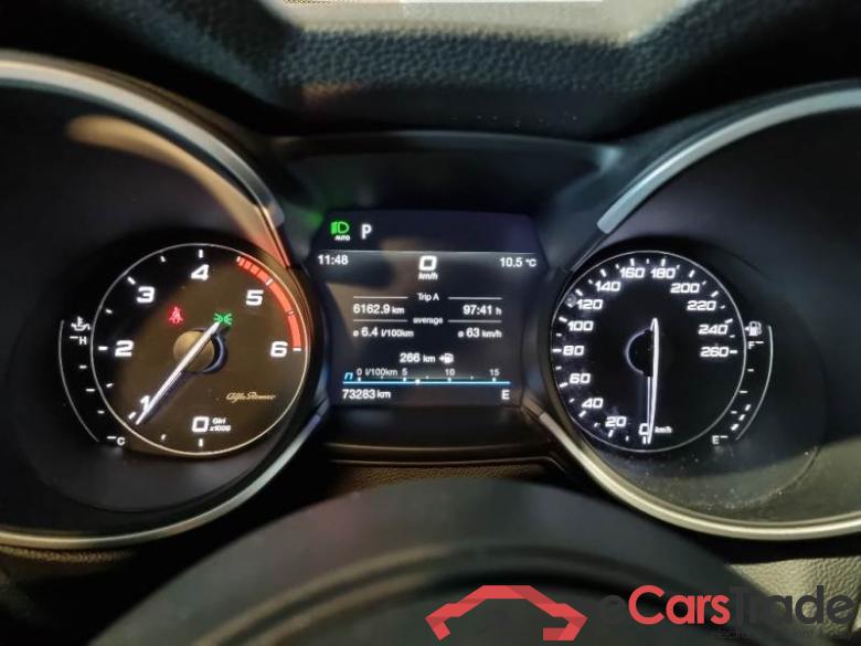 AlfaRomeo 64 ALFA ROMEO STELVIO / 2017 / 5P / SUV 2.2 TURBO DIESEL 160CV BUSINESS AT8 RWD #4