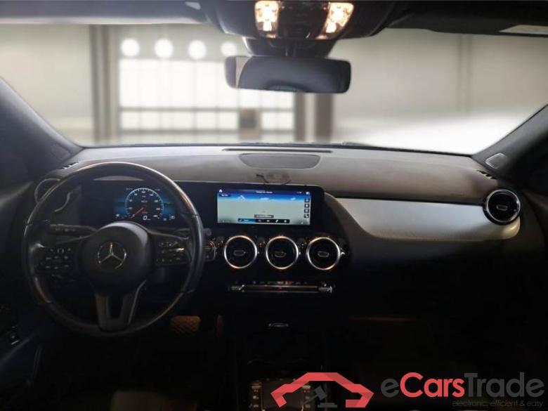 Mercedes 10 MERCEDES-BENZ GLA / 2020 / 5P / CROSSOVER GLA 200 D AUTOMATIC SPORT #3