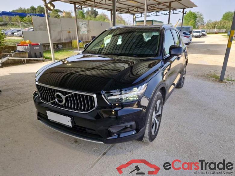Volvo 191 VOLVO XC40 / 2017 / 5P / SUV T5 PLUG-IN HYBRID RECH INSCRIP EXPR #1