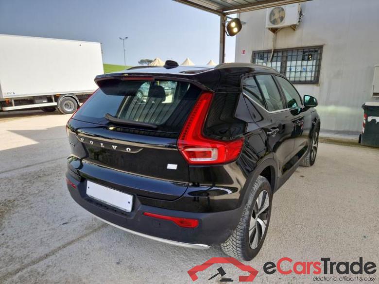 Volvo 191 VOLVO XC40 / 2017 / 5P / SUV T5 PLUG-IN HYBRID RECH INSCRIP EXPR #2