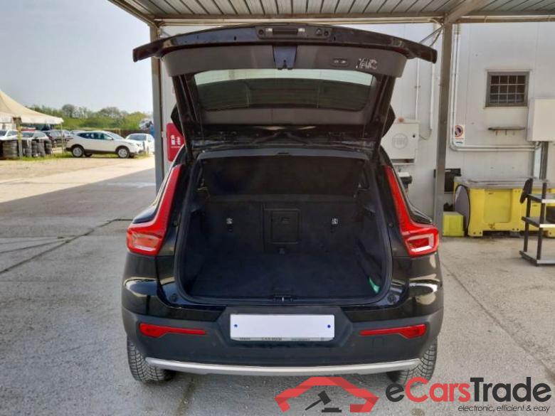 Volvo 191 VOLVO XC40 / 2017 / 5P / SUV T5 PLUG-IN HYBRID RECH INSCRIP EXPR #5