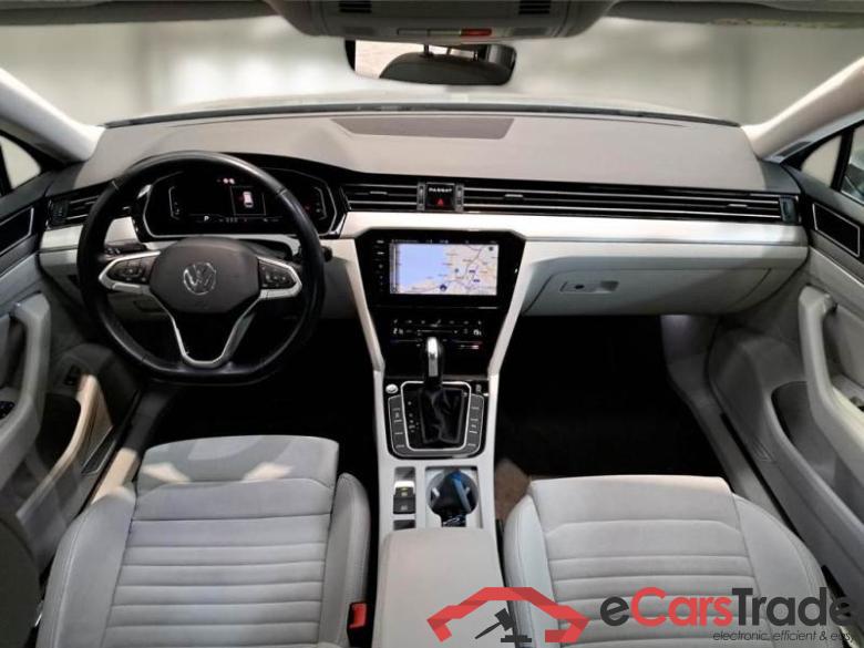Volkswagen 23 VOLKSWAGEN PASSAT / 2019 / 5P / STATION WAGON VAR. 2.0 TDI SCR EVO 110KW EXECUTIVE DSG #3