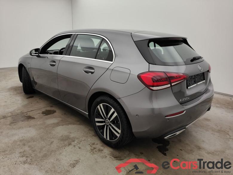 Mercedes-Benz A-Klasse A 250 e Business Solution 5d #3