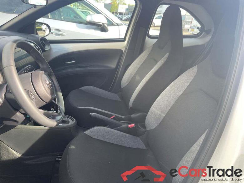 TOYOTA Aygo X 1.0 VVT-i S-CVT Play #5