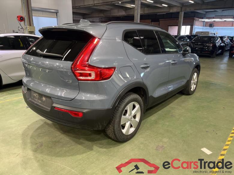 VOLVO XC40 1.5 T3 Momentum Core #2