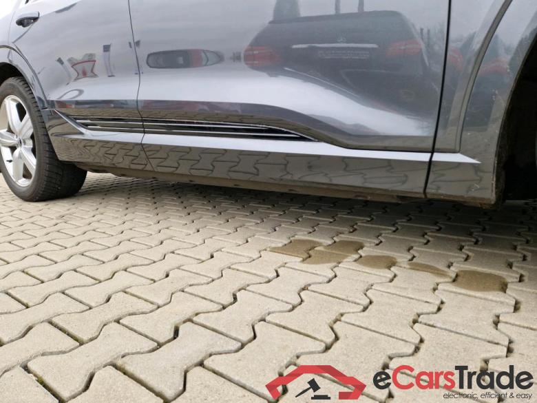 Audi 50 quattro S line E-tron #6