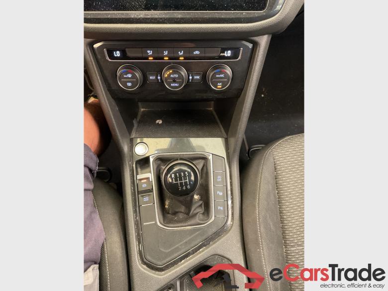 VOLKSWAGEN Tiguan Allspace Comfortline 1.5 TSI 110 kW (150 ch) 6 vitesses manuel #4
