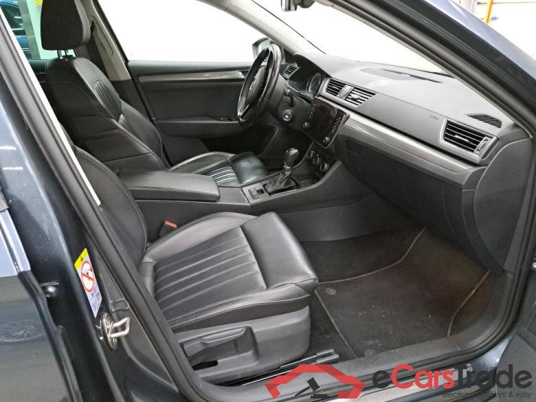 SKODA - SKO SUPERB COMBI CRTDI 120PK DSG7 Ambition Pack Corporate & Heated Seats & Leather & PDC Front & Rear #3
