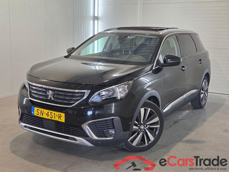PEUGEOT 5008 1.2 PureTech Allure #1