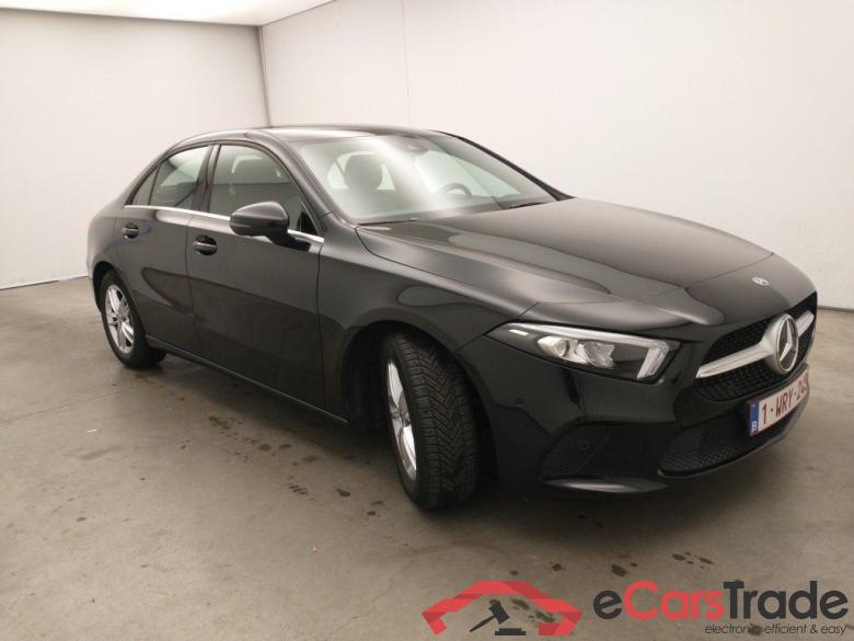 Mercedes-Benz A-Klasse Limousine A 180 d DCT Launch Edition 4d #2