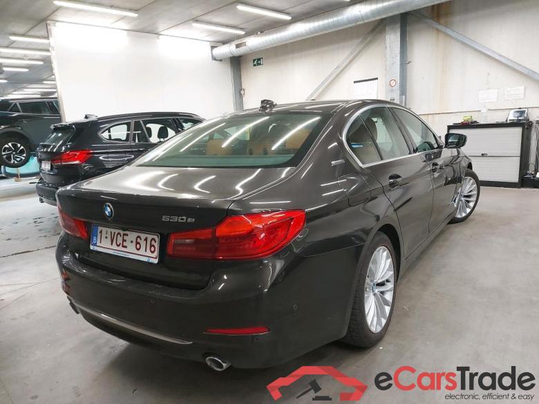 BMW - BMW 5 BERLINE 530e iPerformance 252PK Luxury Line Pack Business With Heated Seats & Sunroof * HYBRID * #2