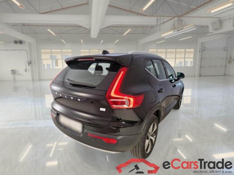 Volvo 228 VOLVO XC40 / 2017 / 5P / SUV T5 PLUG-IN HYBRID AUTO RECH INSCRIP EXPR #2
