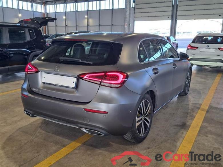 Mercedes 7 MERCEDES-BENZ CLASSE A / 2018 / 5P / BERLINA A 180 D AUTOMATIC SPORT #2
