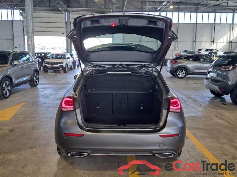 Mercedes 7 MERCEDES-BENZ CLASSE A / 2018 / 5P / BERLINA A 180 D AUTOMATIC SPORT #5