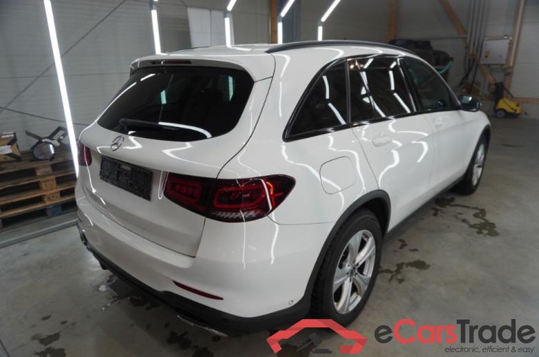 Mercedes GLC ´15 GLC -Klasse GLC 220 d 4Matic (253.915)AMG AMG Line 143KW AT9 E6d #2