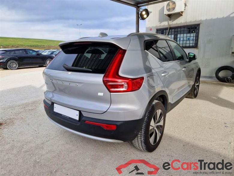 Volvo 11 VOLVO XC40 / 2021 / 5P / SUV T4 RECHARGE PLUG-IN AUTO CORE #2