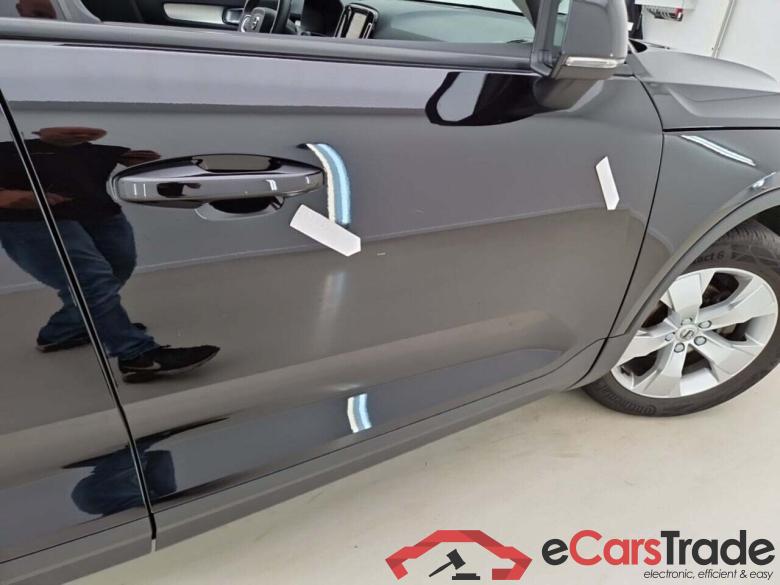 VOLVO XC40 1.5 T3 MOMENTUM PRO #4