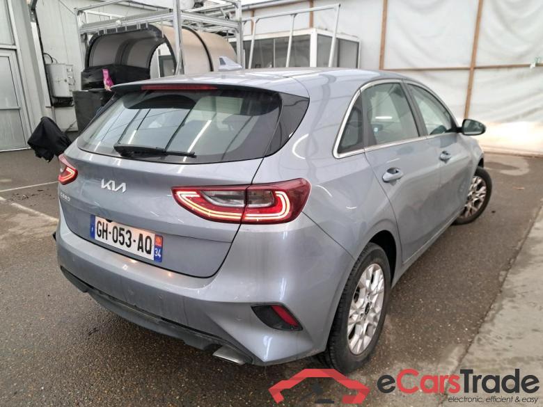 Kia 1.6 CRDI 136 ISG MHEV ACTIVE DCT7 KIA ceed / 2021 / 5P / Berline 1.6 CRDI 136 ISG MHEV ACTIVE DCT7 #3