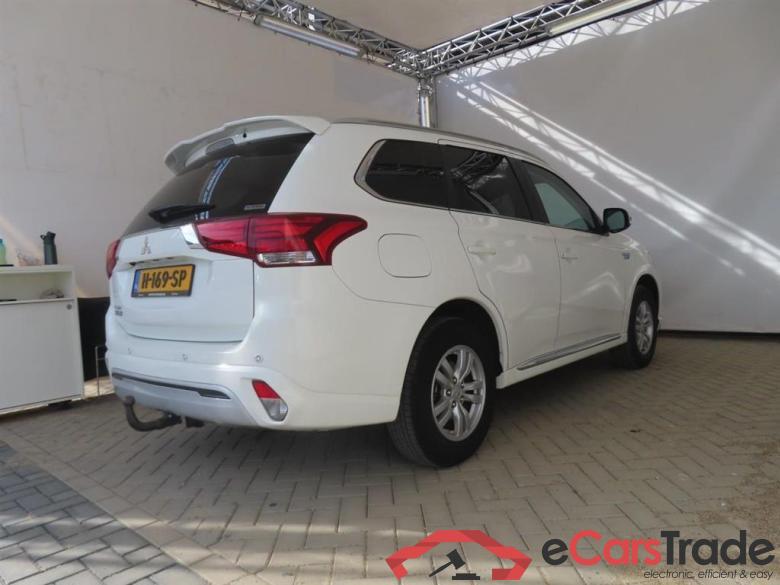 MITSUBISHI OUTLANDER 2.4 PHEV Pure #2