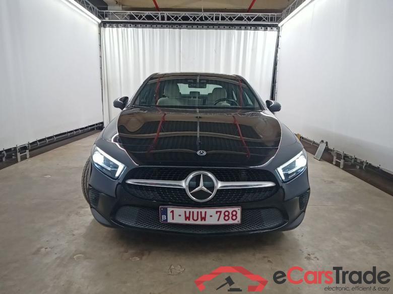Mercedes-Benz A-Klasse Limousine A 180 d DCT 4d #1