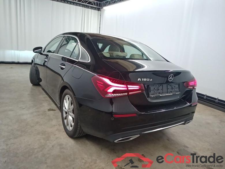 Mercedes-Benz A-Klasse Limousine A 180 d DCT 4d #5