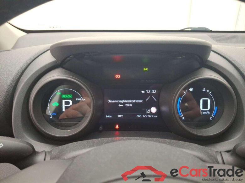 TOYOTA Yaris 1.5 Hybrid Dynamic CVT AUT #4