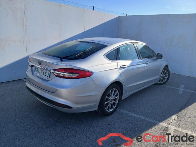 Ford 2.0 TDCi 110kW (150CV) Titanium 235 FORD Mondeo / 2014 / 5P / berlina con portón 2.0 TDCi 110kW (150CV) Titanium 235 #2