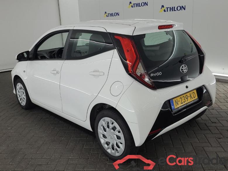 TOYOTA Aygo 1.0 VVT-i x-play 5D 53kW #4