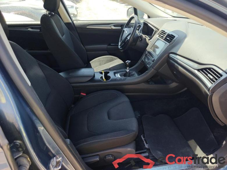 Ford 2.0 TDCi 110kW (150CV) Titanium 235 FORD Mondeo / 2014 / 5P / berlina con portón 2.0 TDCi 110kW (150CV) Titanium 235 #6