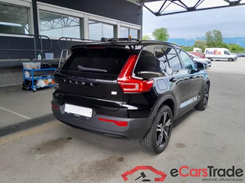 Volvo 223 VOLVO XC40 / 2017 / 5P / SUV T5 PLUG-IN HYBRID AUTO RECHARGE R-DESIGN #2