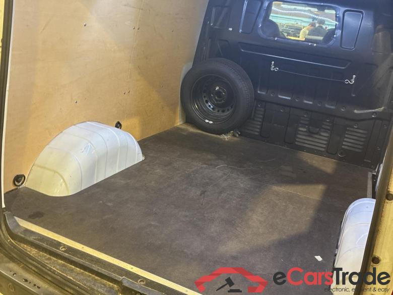 MAXUS EDELIVER 3 BEV 35KWH AUTO SWB #4