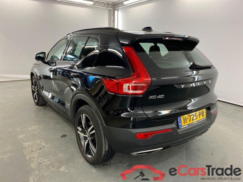 VOLVO XC40 1.5 t5 plug-in hybride r-design 193kW awd geartronic aut #3
