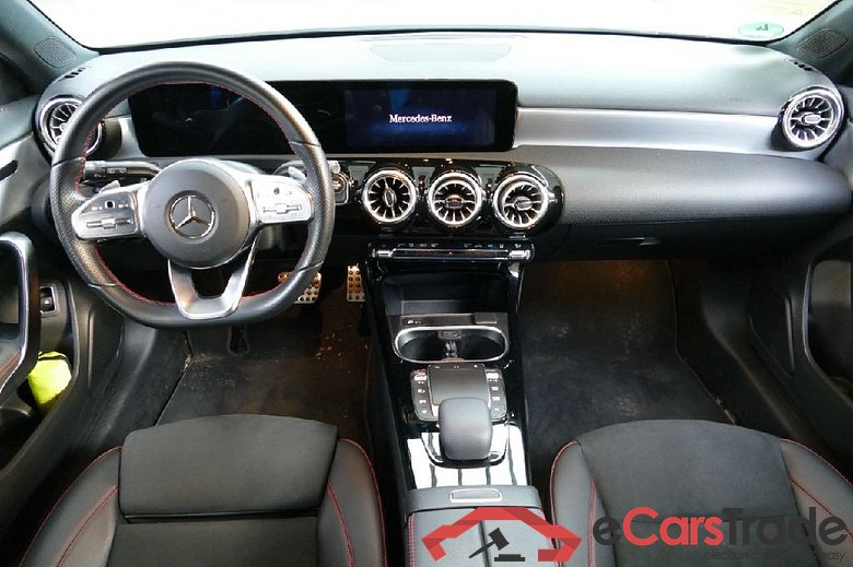 Mercedes A-Class ´18 MERCEDES-BENZ A-Klasse A 250 e 8G-DCT AMG Line 5d 118kW #3