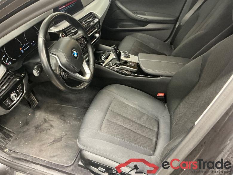 BMW 5-Serie Touring ´16 Baureihe 5 Touring 520 d 2.0 140KW AT8 E6dT #4