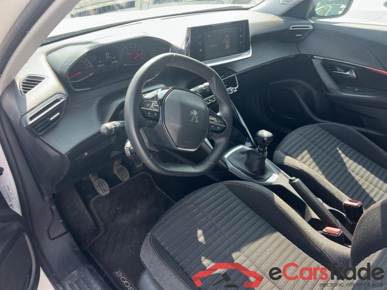 Peugeot Active Puretech 100 S&S BVM6 2008 Active 1.2 PureTech 100CV E6d #3