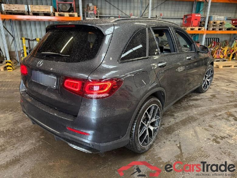 Mercedes GLC ´15 GLC -Klasse GLC 220 d 4Matic (253.915)AMG AMG Line 143KW AT9 E6d #2