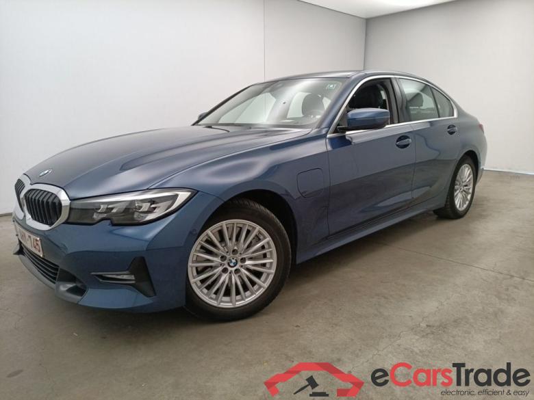 BMW 3 Reeks Berline 330e (215 kW) 4d #3