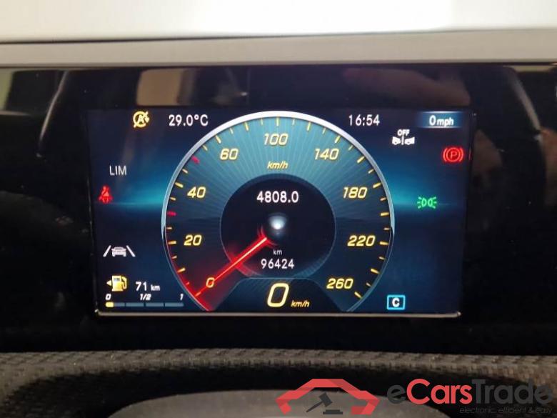 Mercedes 58 MERCEDES-BENZ CLASSE A / 2018 / 4P / BERLINA A 180 D BUSINESS #4