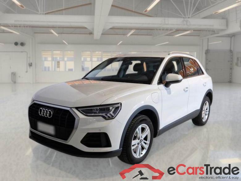 Audi 115 AUDI Q3 / 2018 / 5P / SUV 45 TFSI E S TRONIC BUSINESS #1