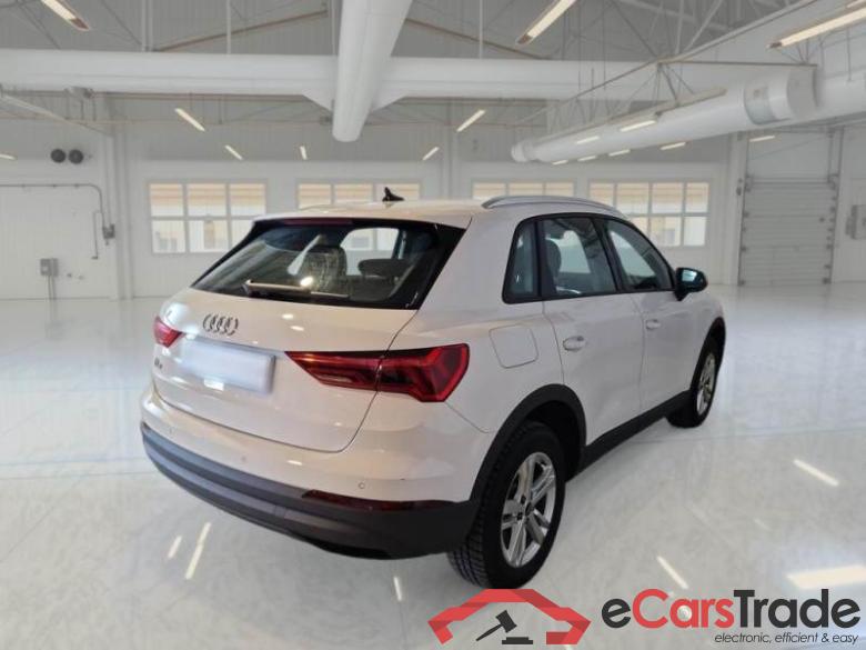 Audi 115 AUDI Q3 / 2018 / 5P / SUV 45 TFSI E S TRONIC BUSINESS #2