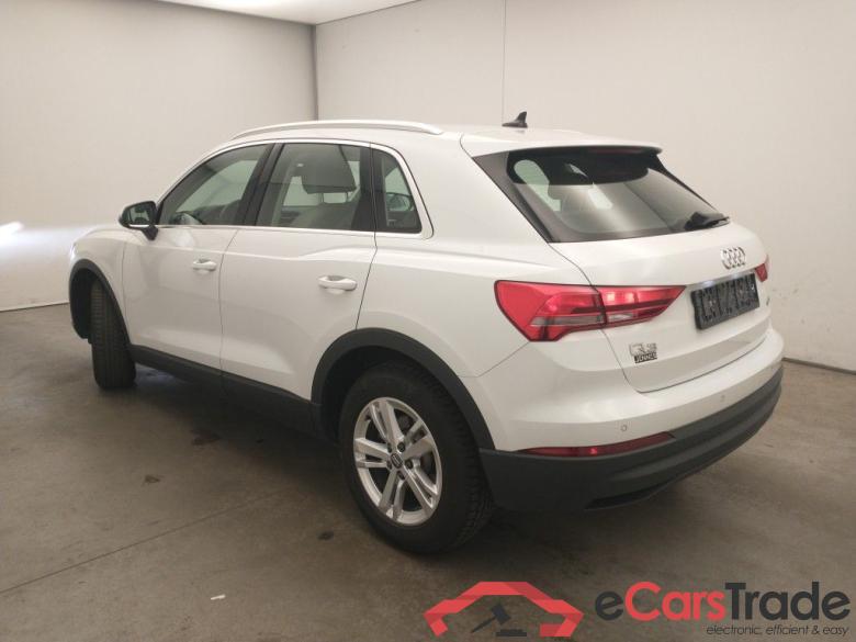 Audi Q3 35 TDI S Tronic Business Edition 5d #4