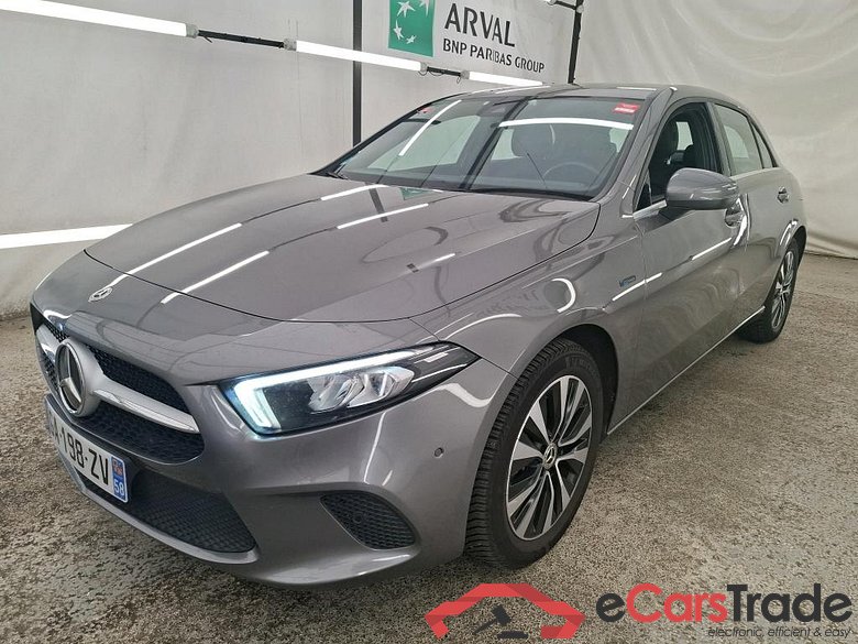 Mercedes A 250 e Business Line 8G-DCT MERCEDES-BENZ Classe A Compact / 2018 / 5P / Berline A 250 e Business Line 8G-DCT