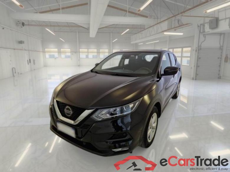 Nissan 13BUS NISSAN QASHQAI / 2017 / 5P / CROSSOVER 1.3 DIG-T 140 BUSINESS #1