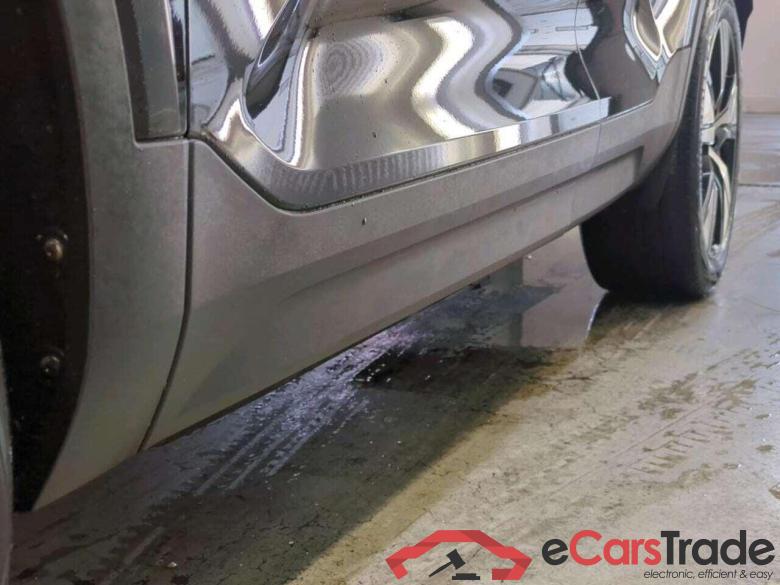 VOLVO XC40 Recharge P8 AWD RDes #5