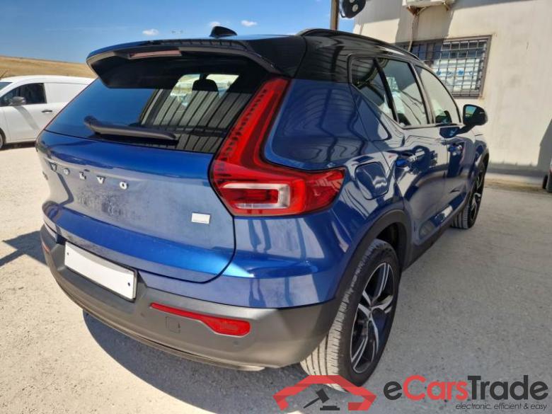 Volvo 223 VOLVO XC40 / 2017 / 5P / SUV T5 PLUG-IN HYBRID AUTO RECHARGE R-DESIGN #2