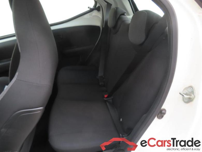 TOYOTA Aygo 1.0 VVT-i x-fun #6