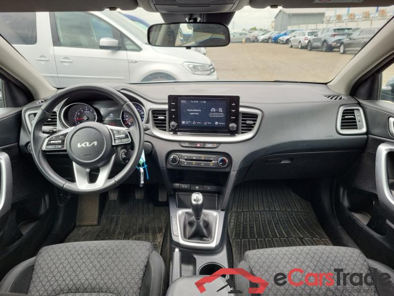 Kia  Ceed Sportswagon (2018->) Ceed SW 1.5 T-GDI 118 Fresh #5