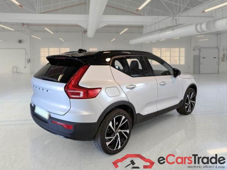 Volvo 209 VOLVO XC40 / 2017 / 5P / SUV B5 AWD AUTOMATICO R-DESIGN #2