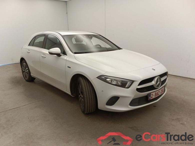 Mercedes-Benz A-Klasse A 250 e Business Solution 5d #2