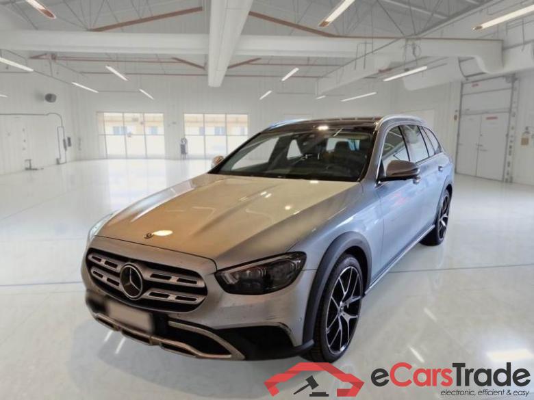 Mercedes 7 MERCEDES-BENZ CLASSE E ALL-TERRAIN / 2020 / 5P / STATION WAGON E400D 4MATIC A-T PREMIUM PLUS #1